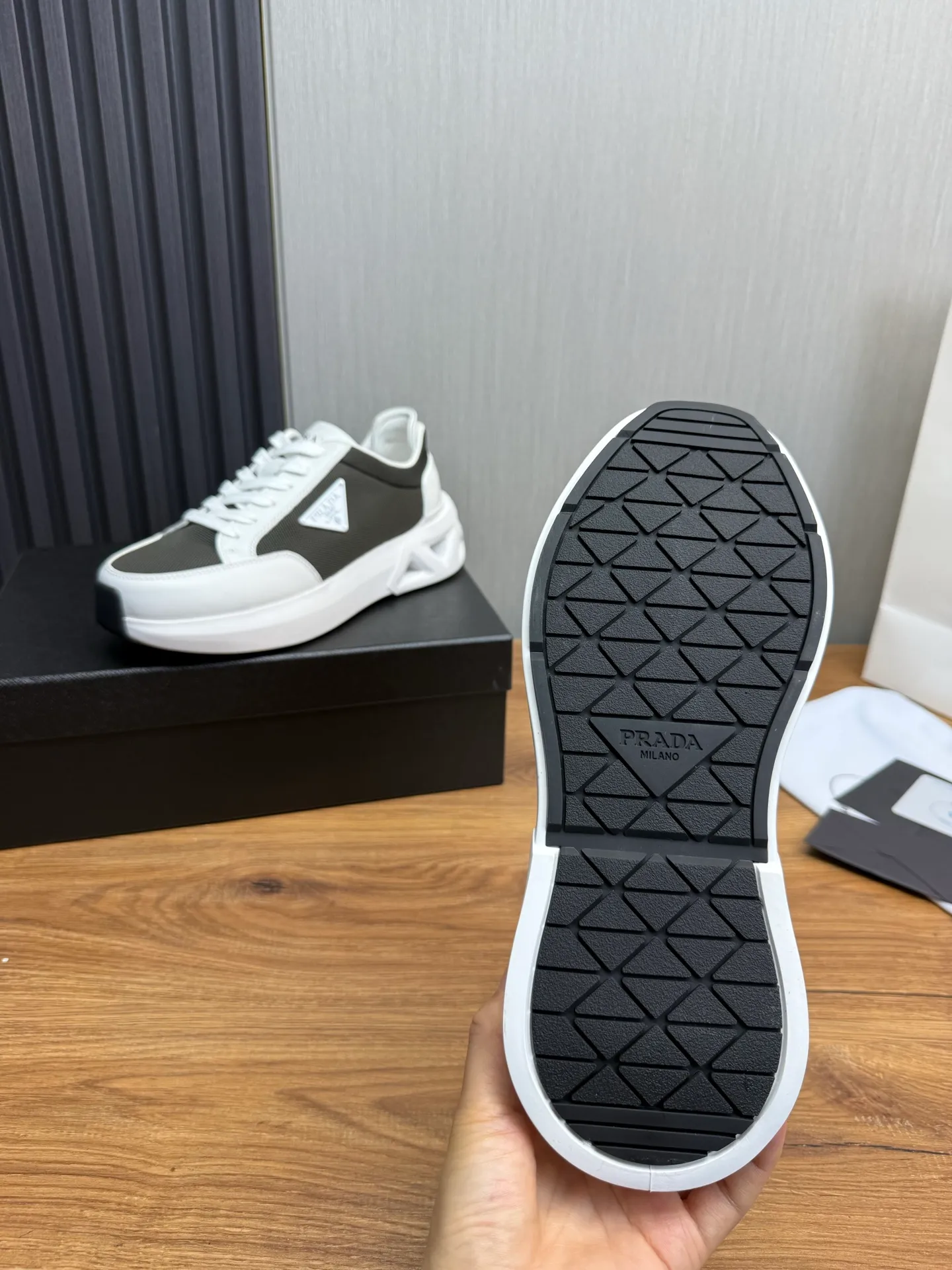 Men's shoes 💰760💰 [PRADA] New models synchronized with the official website, high-quality shipments ✔️Best sellers🔥 Original cowhide + cowhide lining, 1🆚1 replica, original original sole, 38-45 (men's 38.45 custom-made, non-refundable)